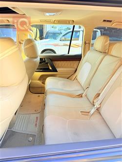 تۆیۆتا لاند کروزەر